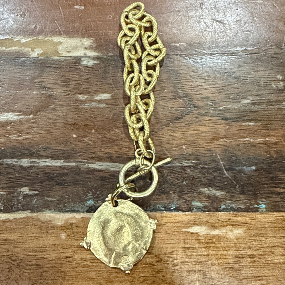 Susan Shaw Gold Chain Bracelet with Compass Pendant - Picture 2 of 3